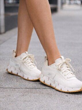 NEW REEBOK Zig Dynamica Sneakers Whisper White for women 462mn